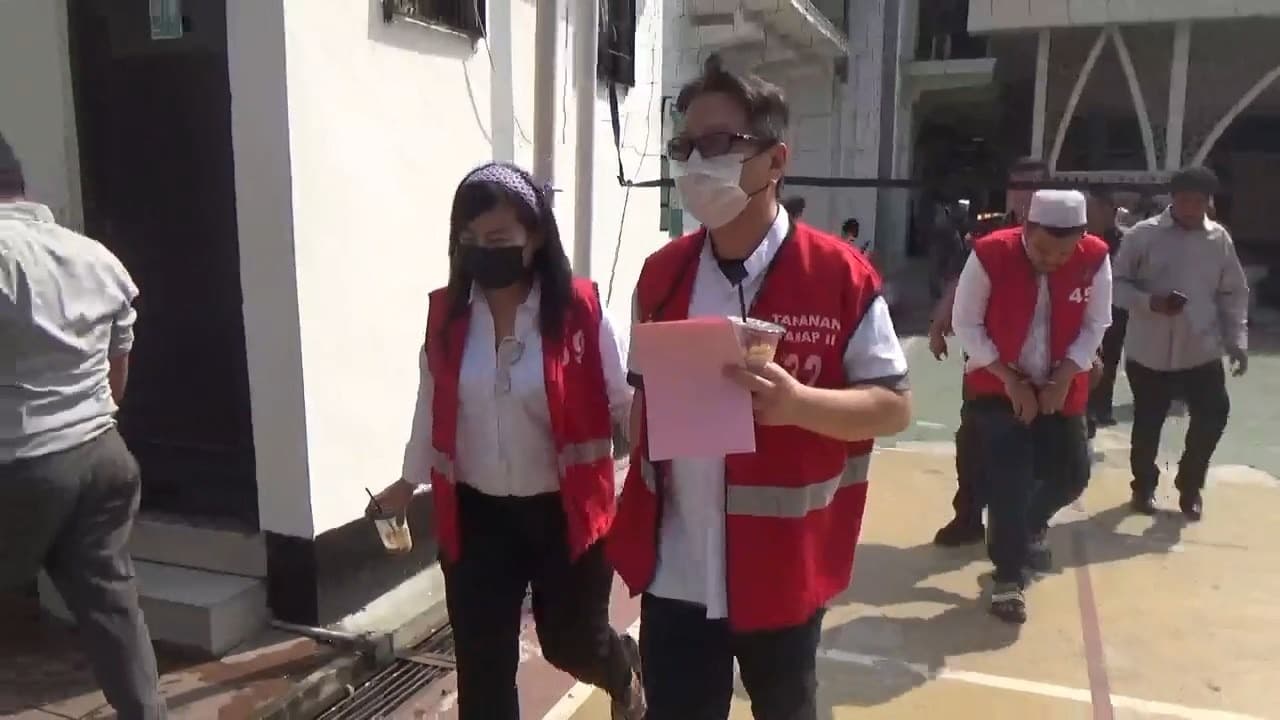 Diana dan Suami Jalani Sidang Dakwaan Kasus Perusakan Mobil Rekan Kerja