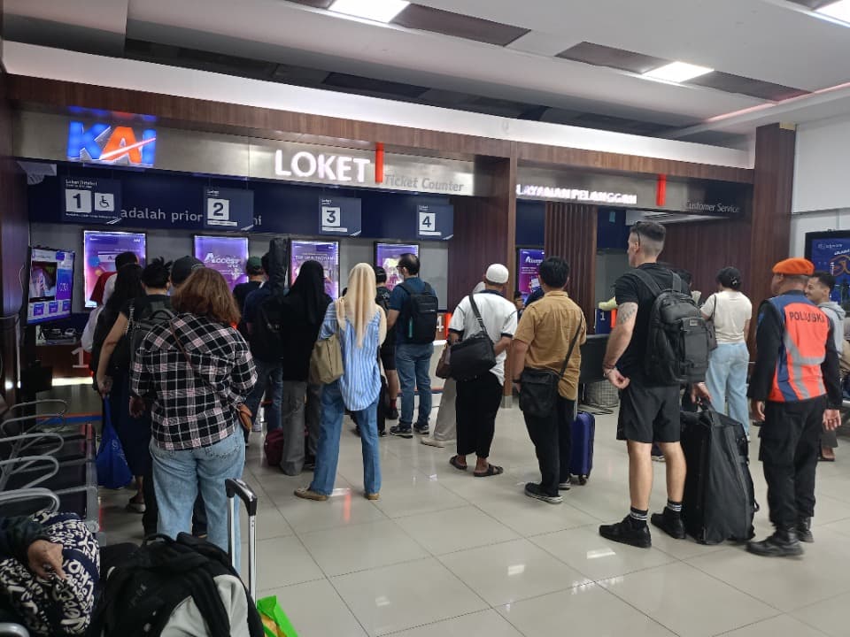Keberangkatan 9 KA dari Surabaya Tujuan Jakarta Dibatalkan