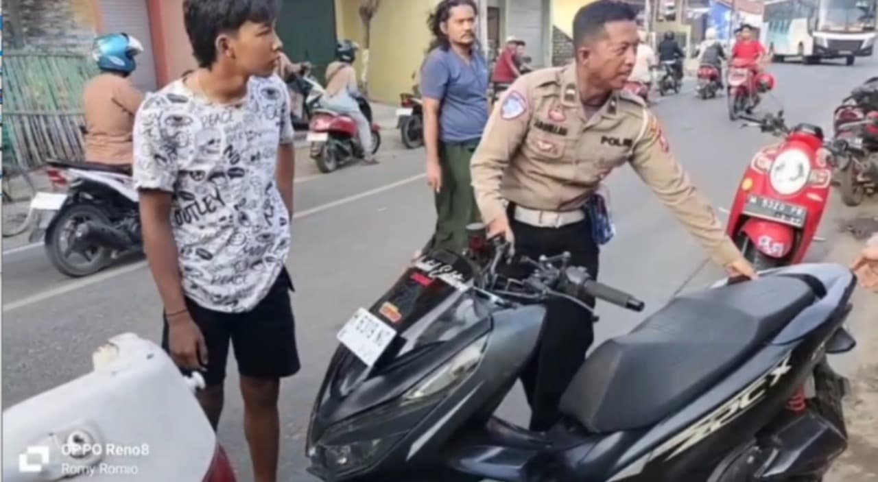 Tabrakan Dua Motor di Sampang, Seorang Pelajar Tewas di Tempat