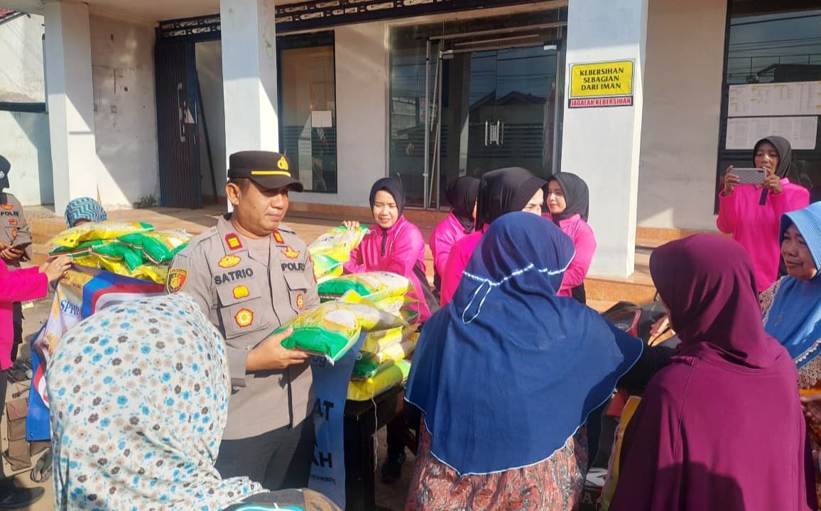 Gelar Gerakan Pangan Murah, Polresta Banyuwangi dan Bulog Salurkan Dua Ton Beras