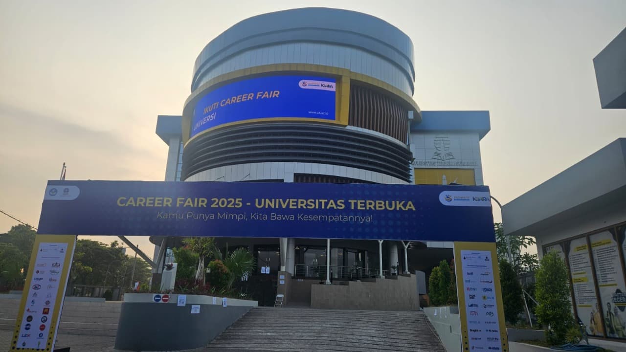 Komitmen terhadap Konektivitas Dunia Kerja, Universitas Terbuka Gelar Career Fair 2025