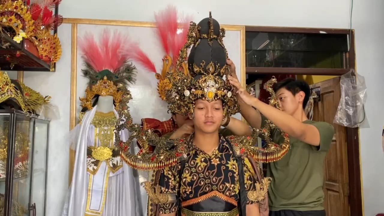 Larangan Sound Horeg Pengaruhi Bisnis Sewa Kostum di Blitar, Pesanan Menurun Drastis