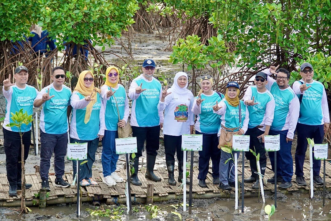 IKA UNAIR Perkuat Komitmen Lingkungan dalam Festival Mangrove ke-VII Jawa Timur di Probolinggo