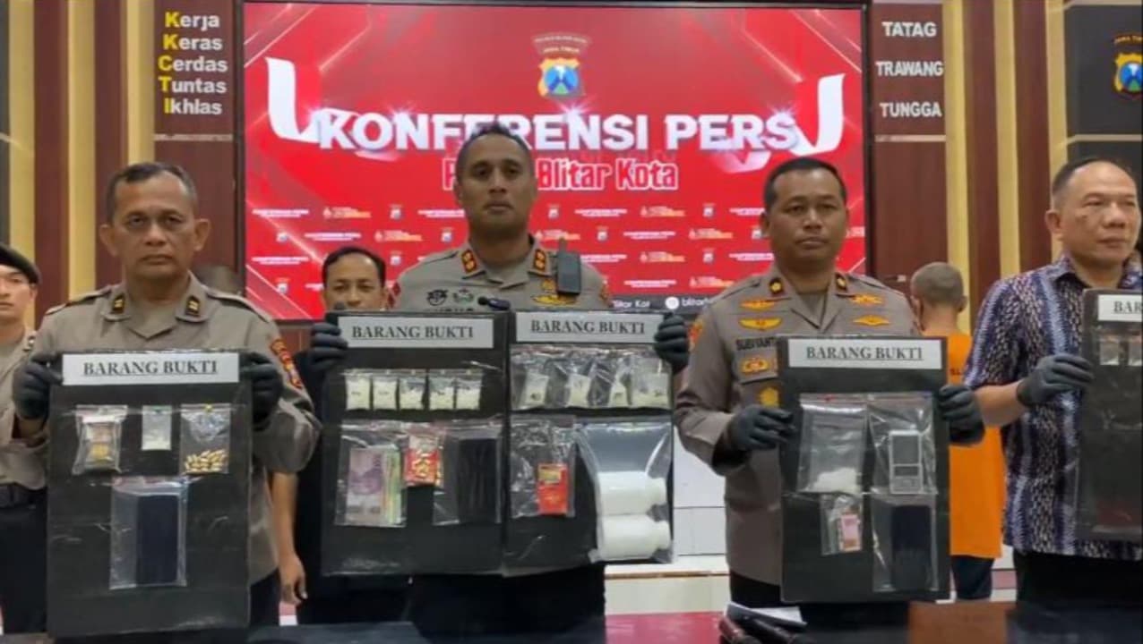 Polisi Grebek Transaksi Narkoba di Tambang Pasir Blitar, 5 Orang Ditangkap