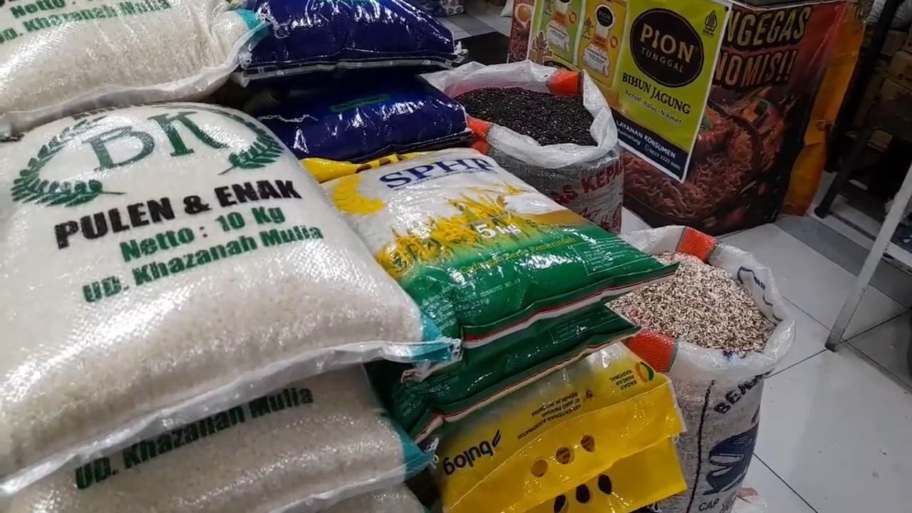 Beras SPHP Bulog Sepi Peminat, Dinilai Kualitasnya di Bawah Standar
