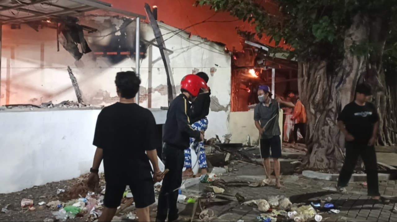 Massa Jarah Barang di Polsek Tegalsari Mulai Kulkas hingga Sepatu Polisi
