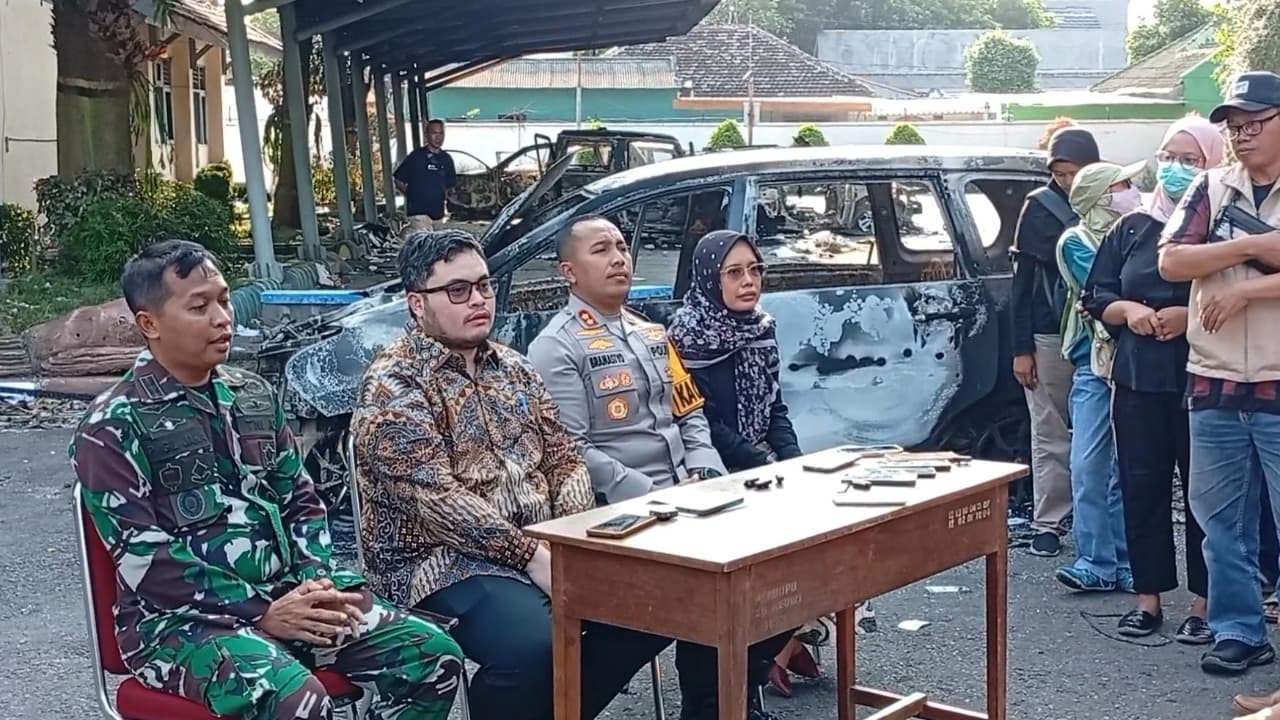 Pasca Hangus Terbakar, Pemkab Kediri Lumpuh, 123 Orang Diamankan Polisi