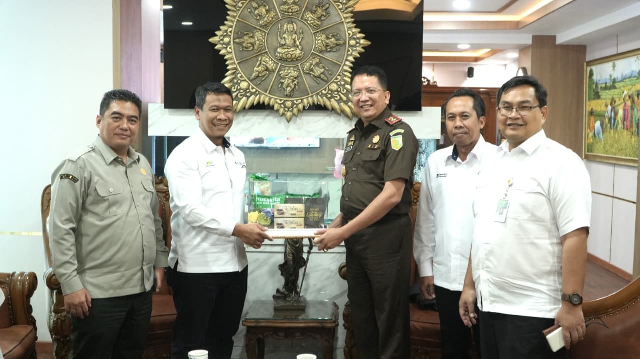 Ditjenbun dan PT SGN Temui Kajati Jatim, Bahas Penertiban Distribusi Gula Rafinasi