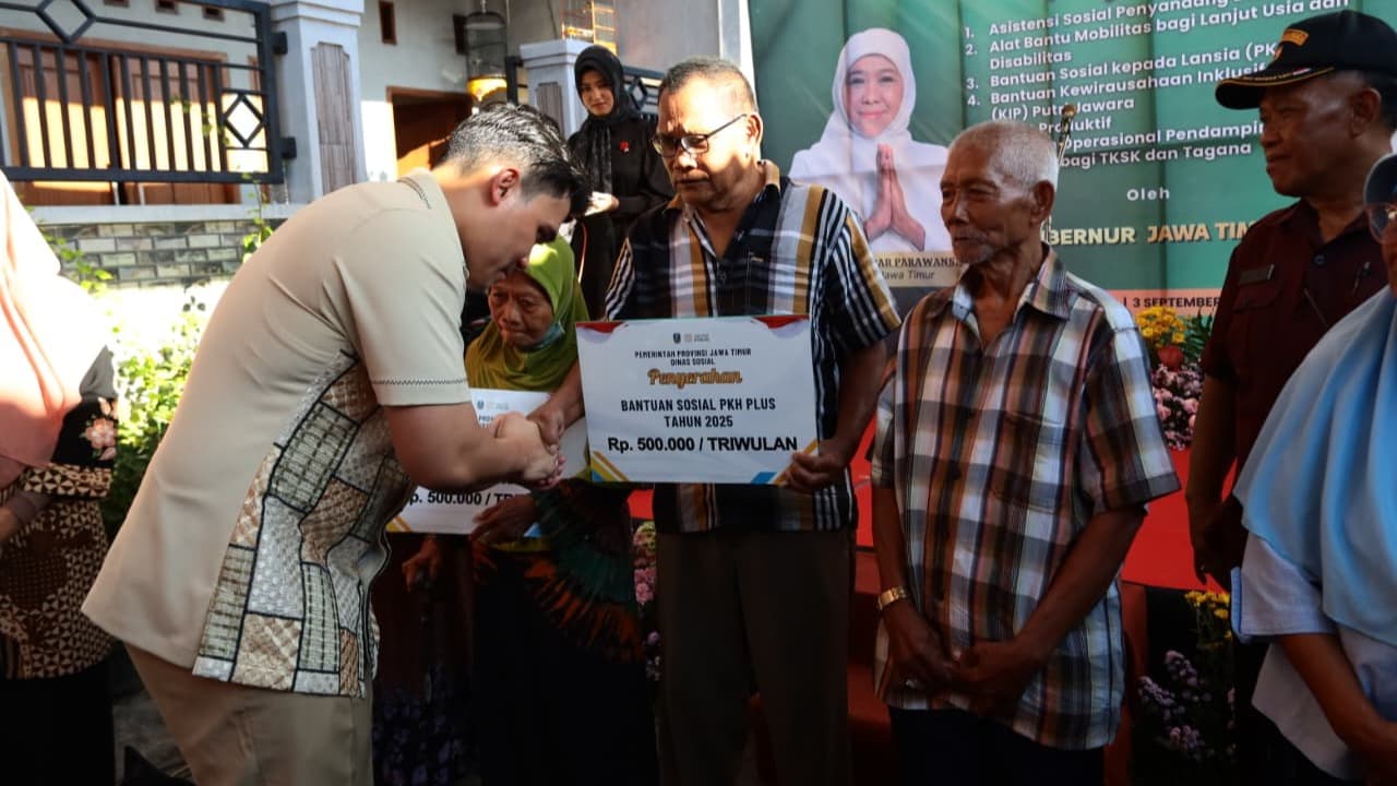 Program Sapa Bansos, Cahyo Harjo Salurkan Bantuan ke Warga Bulak Banteng