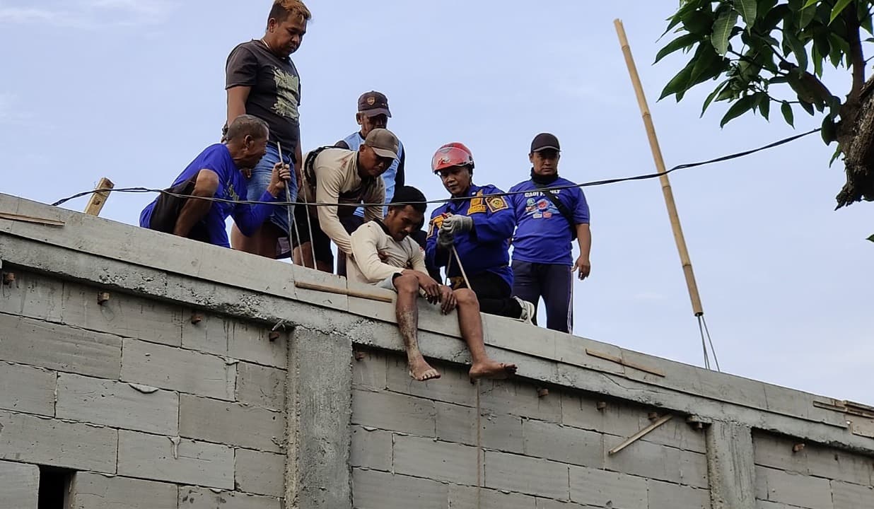 Hendak Pasang Besi Crane, Seorang Pekerja Tersengat Listrik Tegangan Tinggi