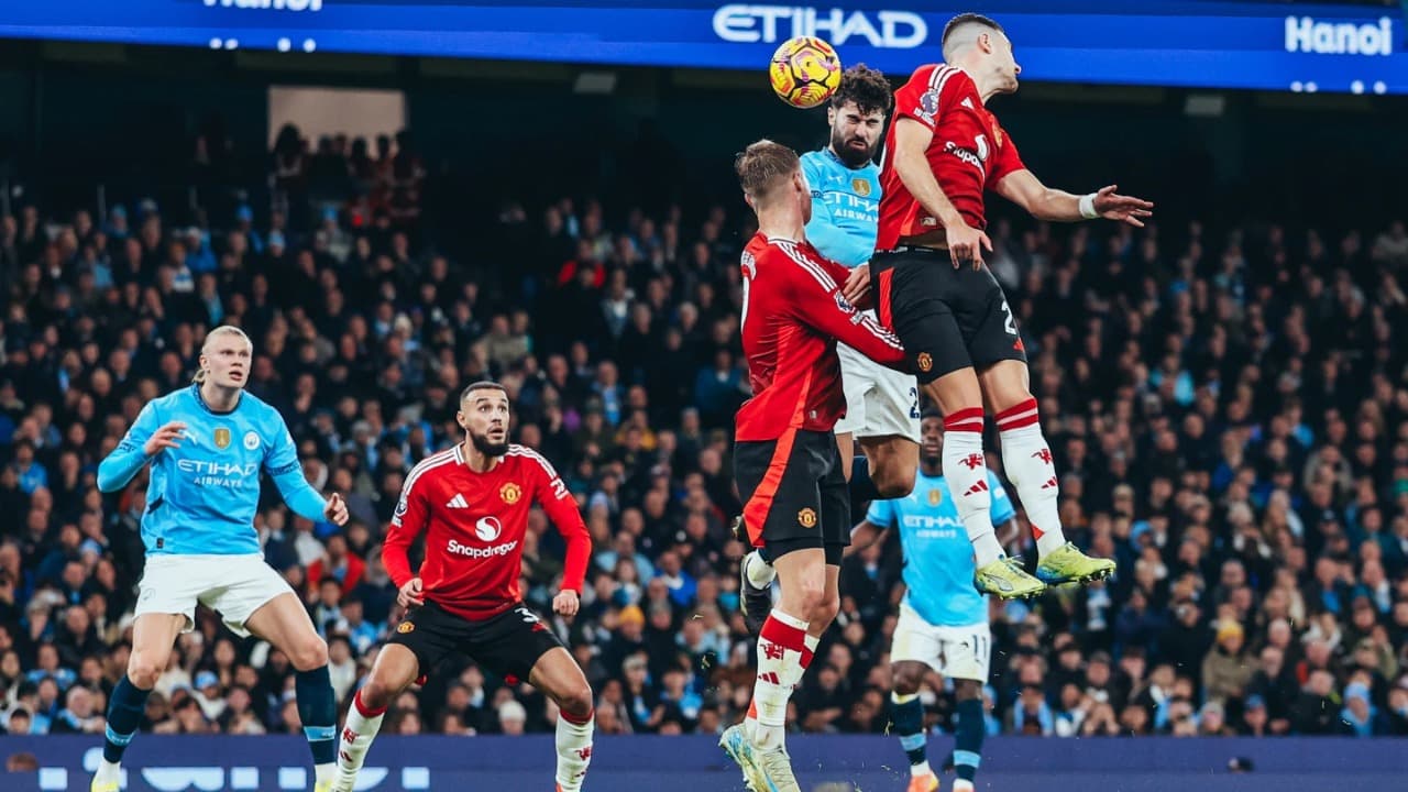 Jadwal Liga Inggris Pekan Ini: Derby Manchester Jadi Suguhan Utama