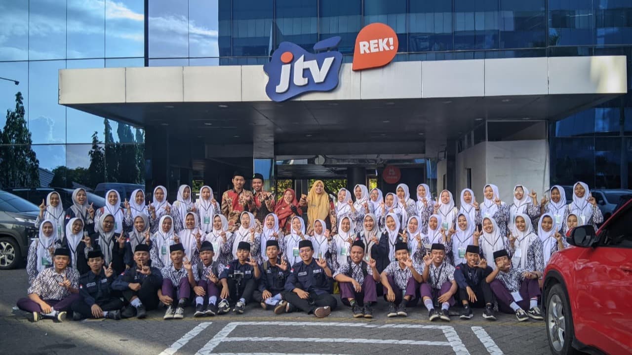 Kunjungan MAN 4 Jombang di JTV Surabaya