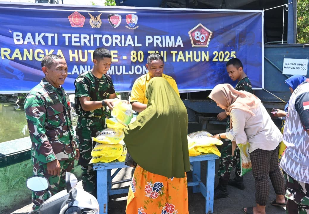 HUT ke-80 TNI, Lanud Muljono Gelar Bazar Beras Murah Bakti Teritorial Prima