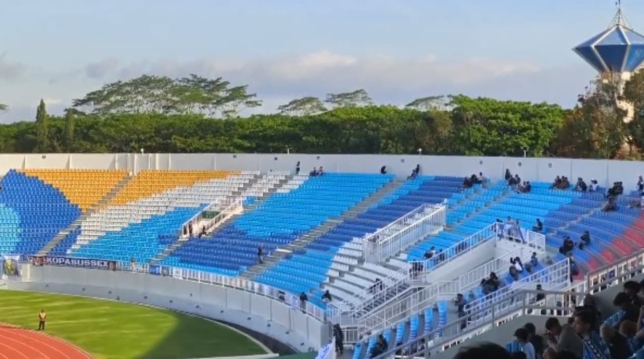 Harga Tiket Mahal, Laga Kandang Arema FC Makin Sepi Penonton