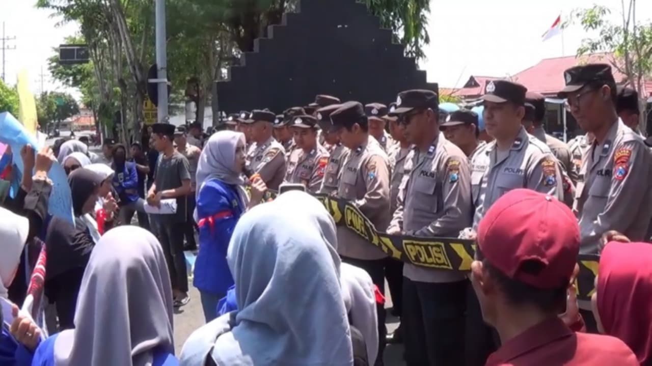 Mahasiswi Demo Polres Sampang, Tuntut Pelaku Pencabulan Anak Ditangkap