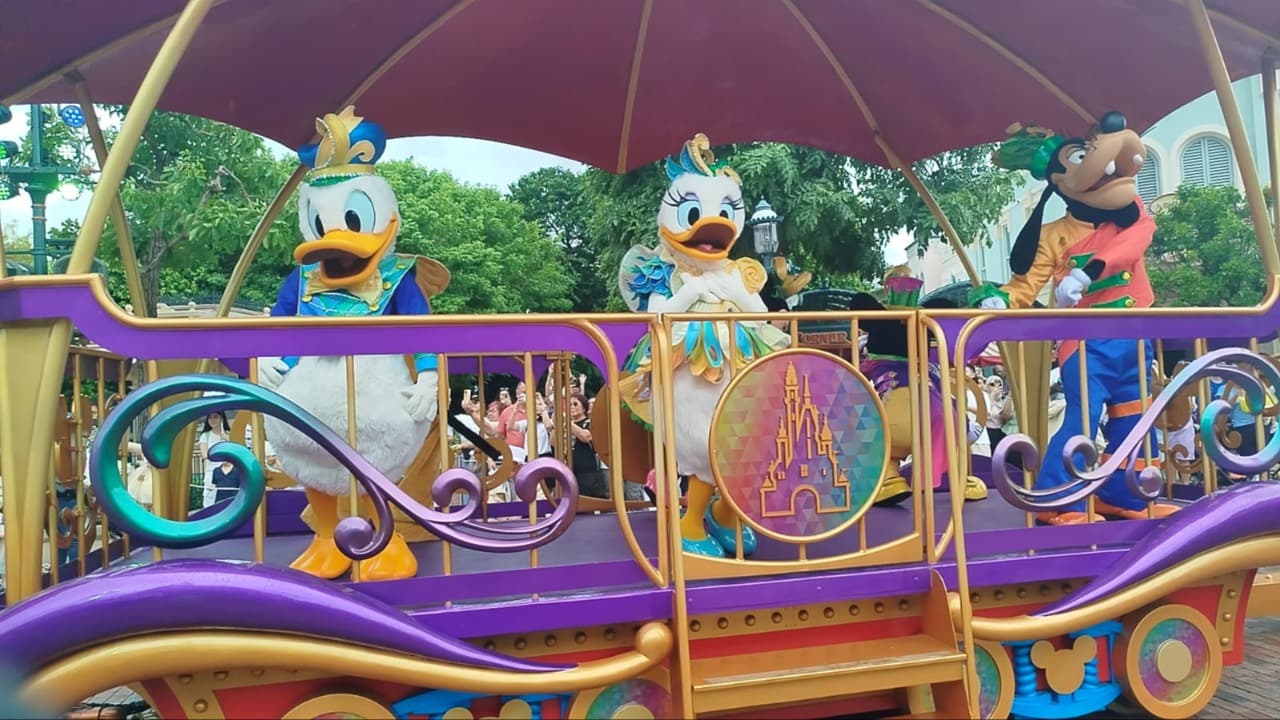 Hong Kong Disneyland Rayakan Ulang Tahun ke-20 dengan Pesta Terbesar Sepanjang Sejarah
