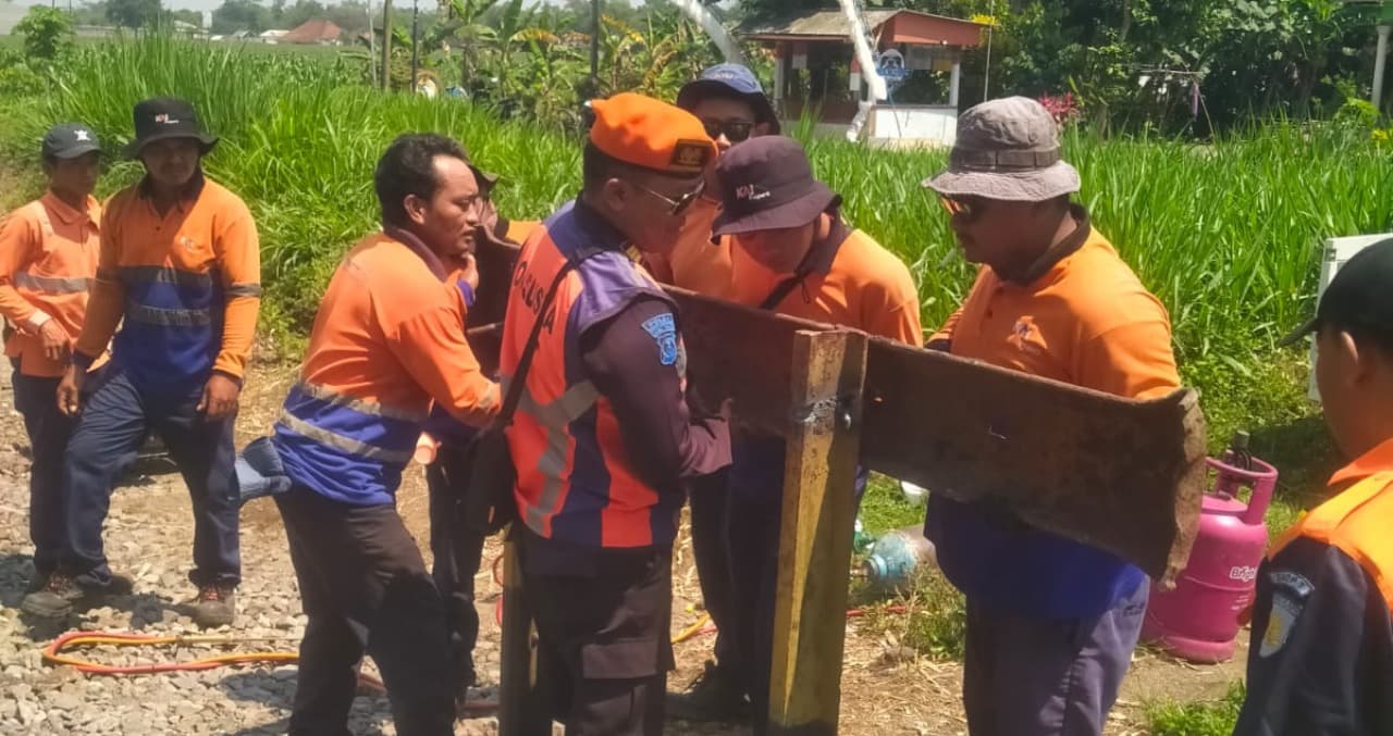 Rawan Kecelakaan, Perlintasan Sebidang Liar Ditutup KAI Daop 7 Madiun