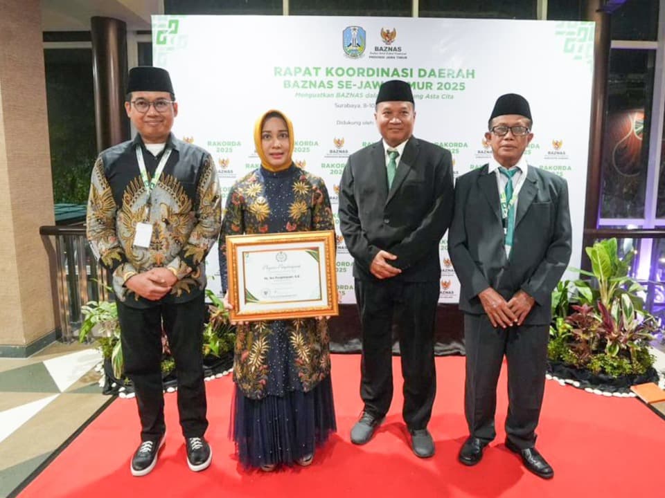 Kota Mojokerto Raih Baznas Jatim Awards 2025, Ning Ita: Bukti Penyaluran Zakat Berjalan Baik