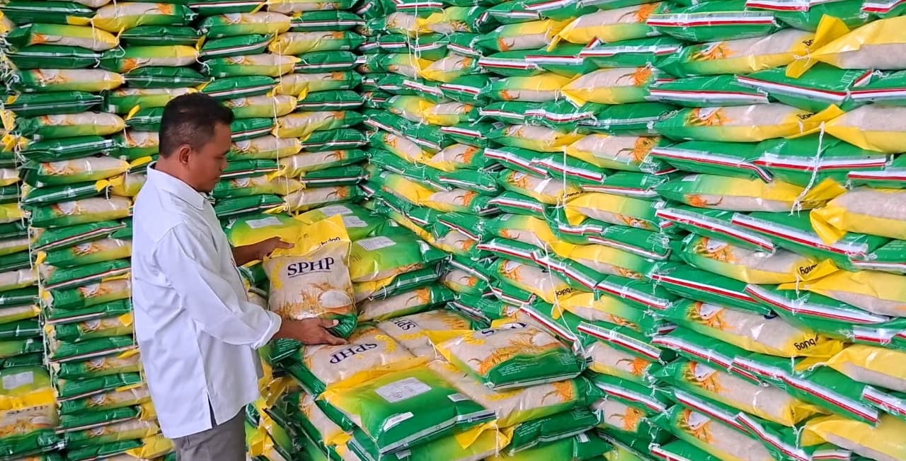 Awal Oktober, Serapan Beras SPHP di Bulog Madiun Tembus 3.535 Ton