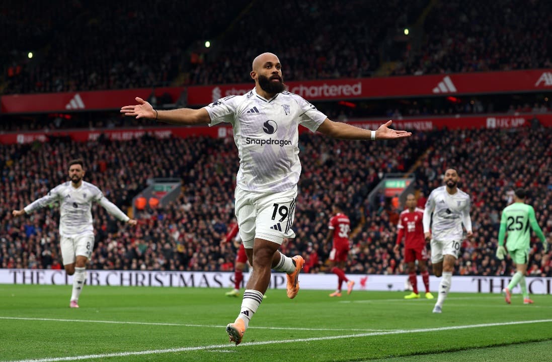 Hasil Liga Inggris: Manchester United Permalukan Liverpool di Kandangnya, Aston Villa Curi Poin di Markas Tottenham Hotspur