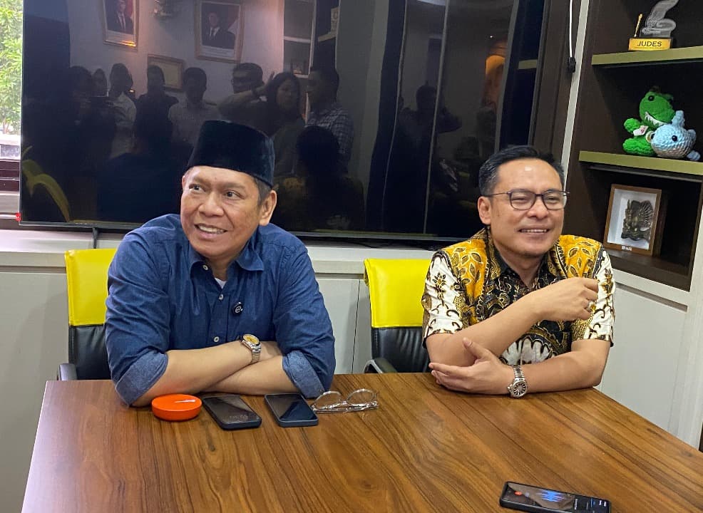 Berkunjung ke DPRD Surabaya, Adies Kadir Ajak Kader Golkar Bekerja untuk Rakyat