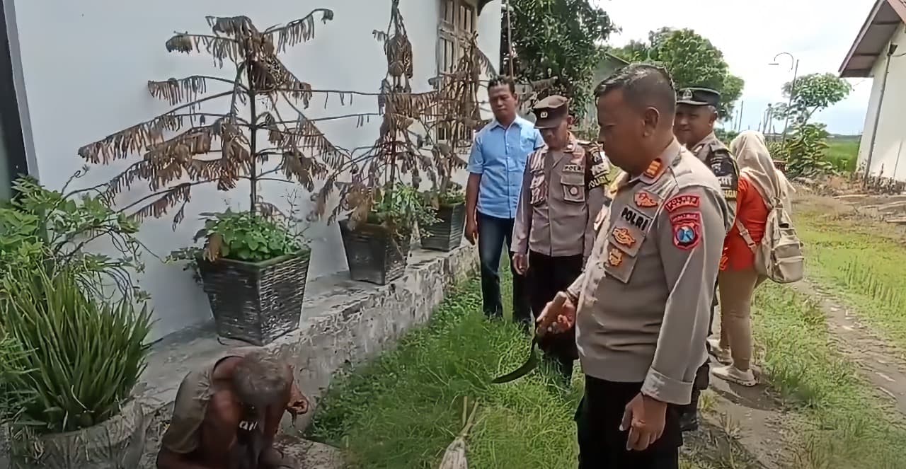 Warga Dempel Ngawi Resah Ulah Pria ODGJ Membawa Sajam
