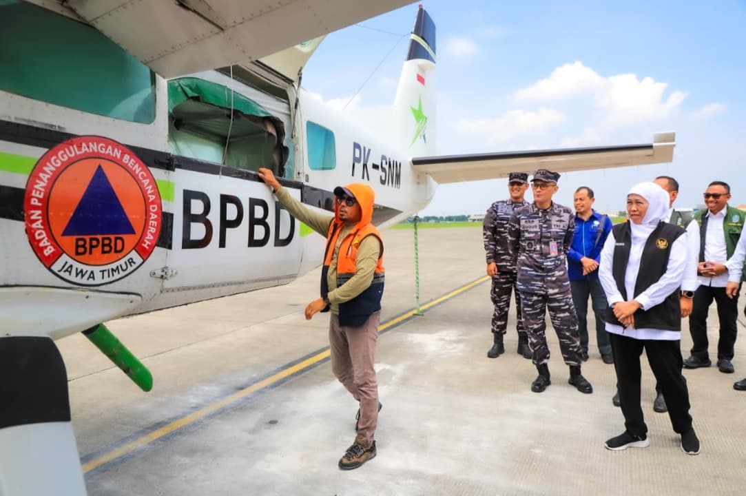 Hadapi Puncak Musim Hujan, Gubernur Khofifah Tinjau Posko OMC di Juanda