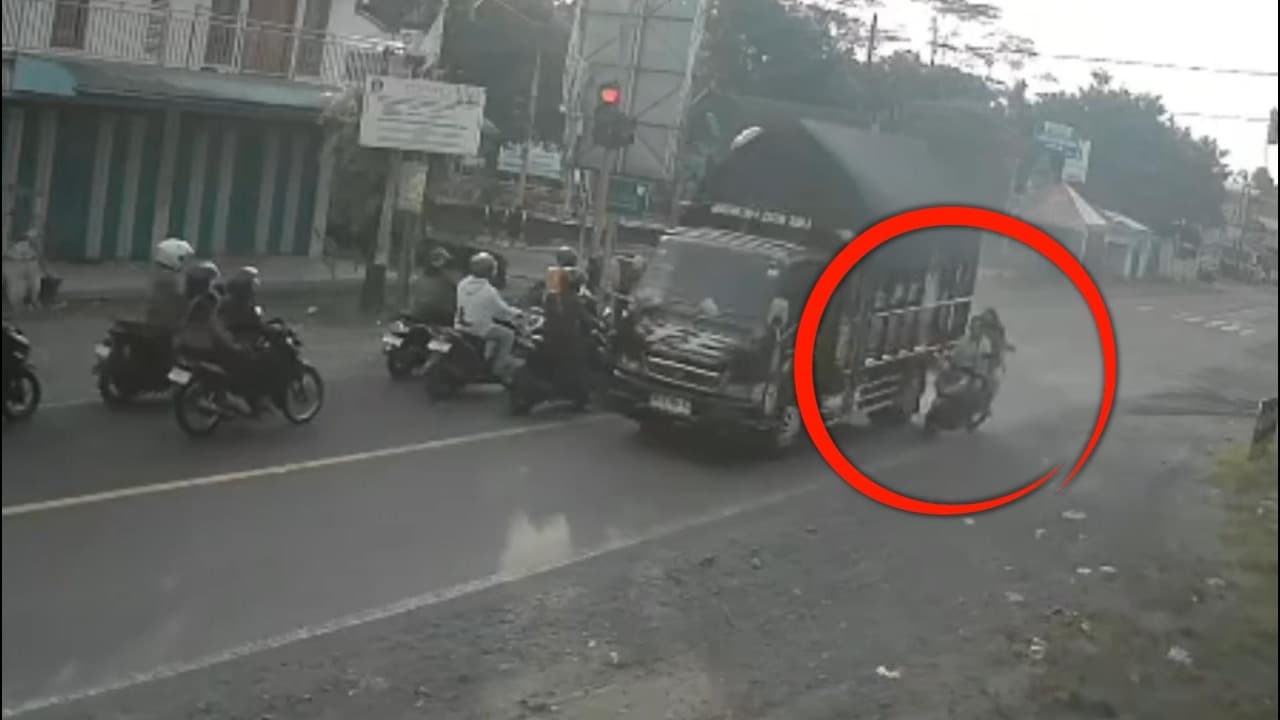 Truk Senggol Pengendara Motor di Blitar, Sopir Diamankan Polisi