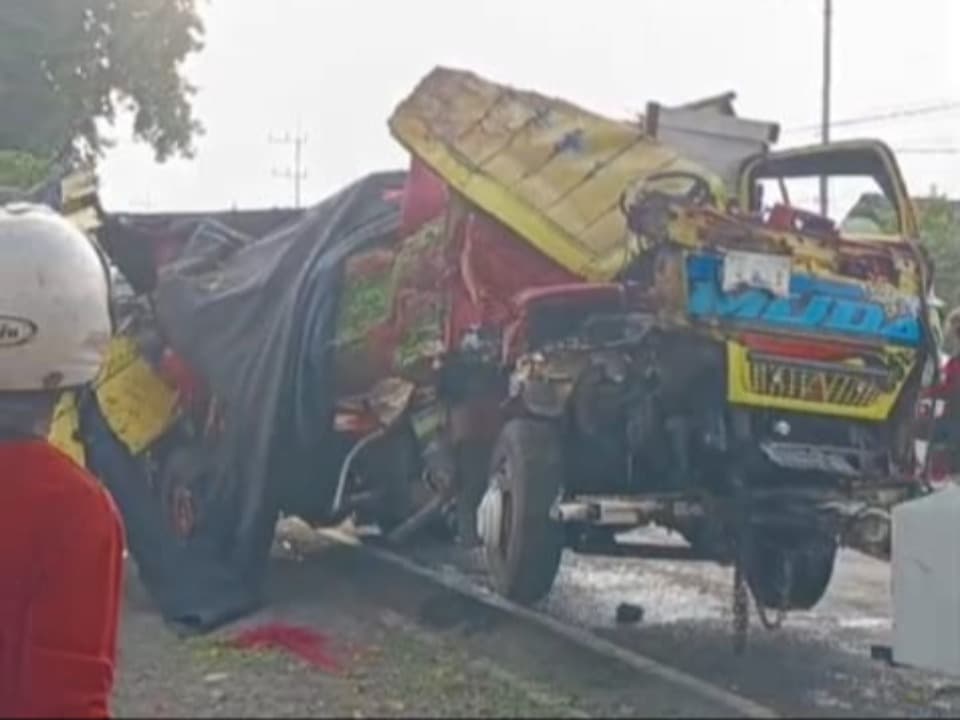 Usai Berbelanja di Pasar, Ibu RT Tewas Ditabrak Truk di Bangsal Mojokerto