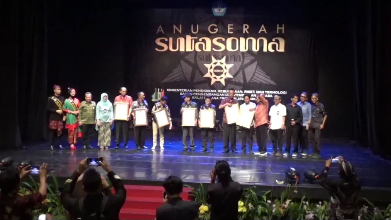 Balai Bahasa Provinsi Jawa Timur Gelar Anugerah Sutasoma, Ini 7 Penerimanya
