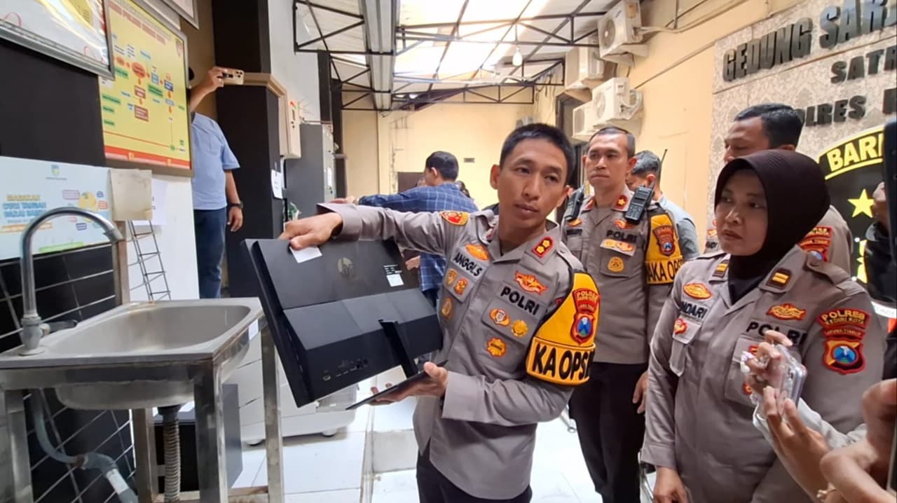 Barang Jarahan Mulai Dikembalikan, Polres Kediri Kota Dalami Peran 24 Orang Yang Diperiksa