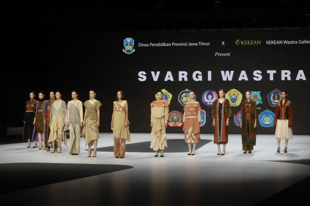 Puluhan Karya Murid SMK Jatim Tembus Panggung Fashion Dunia di Hong Kong