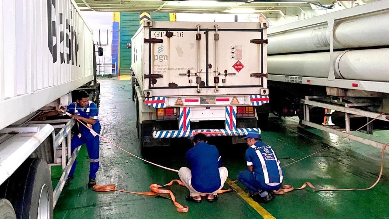 Untuk Perkuat Keamanan Rantai Pasok Nasional, ASDP Hadirkan Jalur Khusus Logistik B3