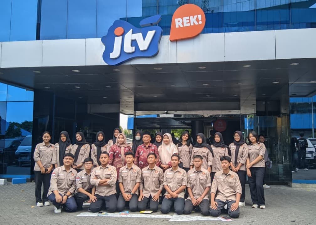 SMA PGRI 1 Jombang Kunjungi JTV, Siswa Belajar Proses Produksi Berita Hingga Siaran Langsung