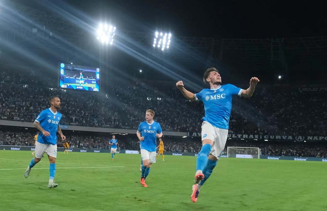Rekap Hasil Liga Italia: Napoli Nyaman di Puncak Klasemen, AS Roma Menangi Derby della Capitale