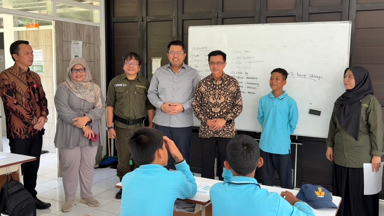 Perkuat Pengentasan Kemiskinan, Kemenko PM Kunjungi SRMP 15 Mojokerto