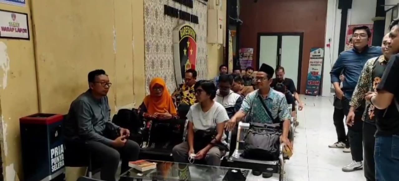 YLBHI Minta Polisi Tangguhkan Penahanan Pelajar dan Pegiat Literasi Buku yang Jadi Tersangka Kerusuhan Kediri