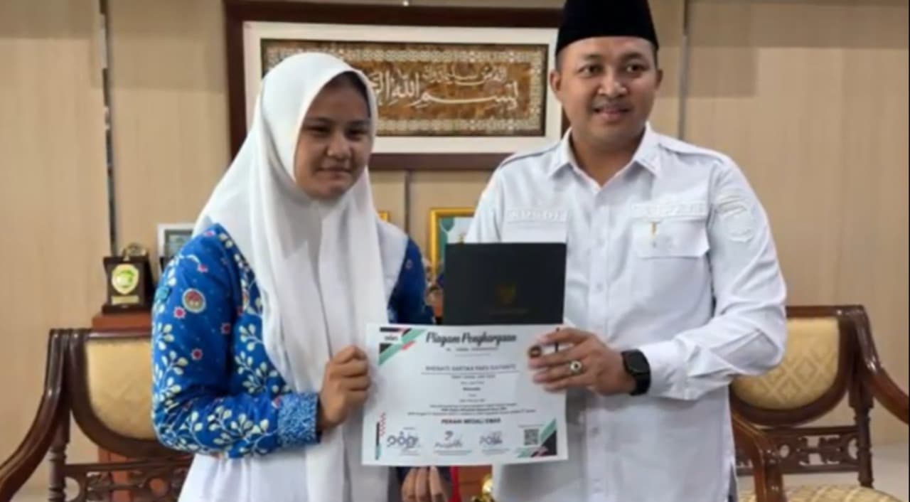 Pelajar SMAN 1 Bangil Sabet Emas Olimpiade Nasional, Bupati Beri Apresiasi