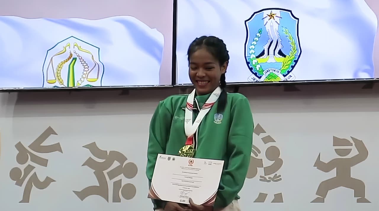 Sempat Sakit, Vina Indah Permana Sabet Emas di PON Beladiri Kudus 2025