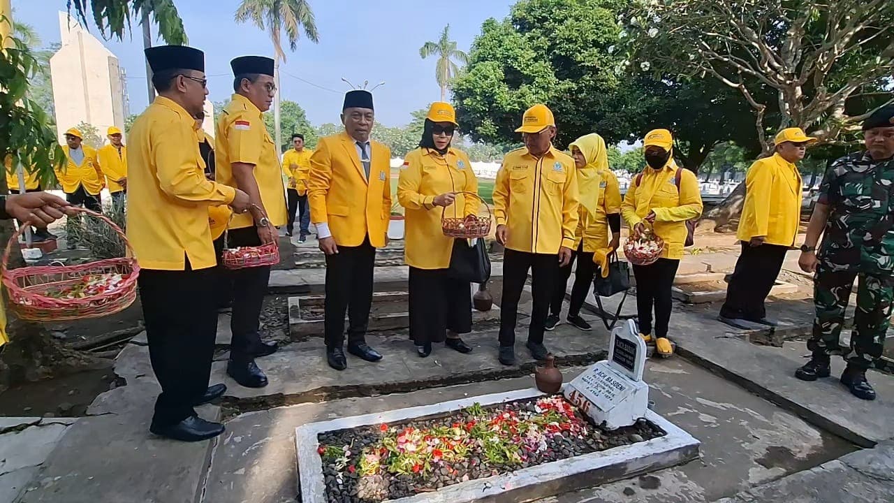 HUT ke-61, Golkar Kabupaten Mojokerto Gelar Tabur Bunga dan Launching Rumah Aspirasi
