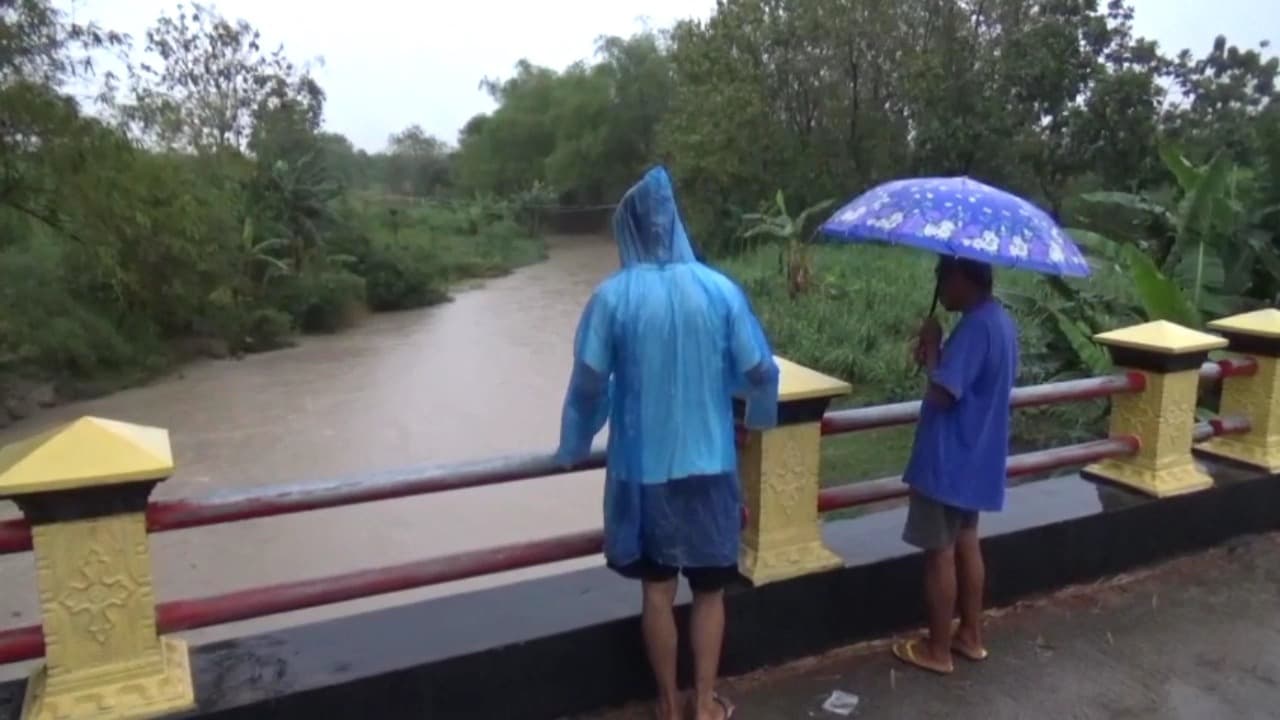 Warga Ngawi Dilaporkan Hanyut Terbawa Arus Sungai, Pencarian Masih Berlanjut