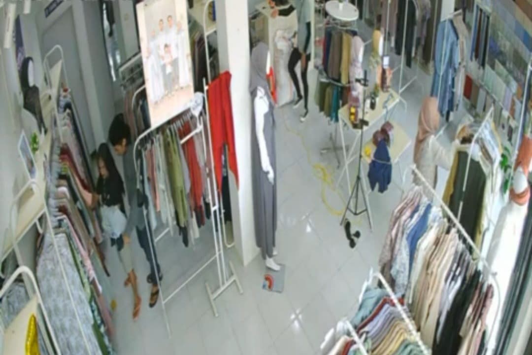Berpura-pura Belanja, Komplotan Curi Puluhan Baju di Toko Busana Muslim Banyuwangi