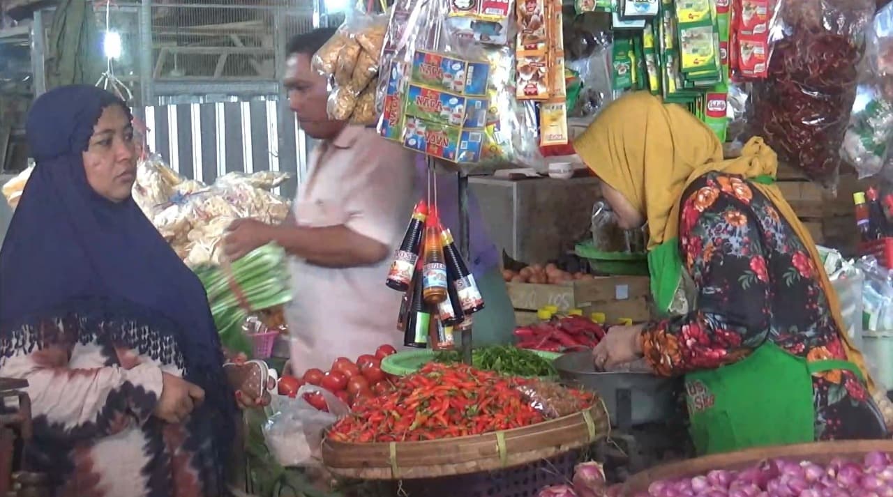Harga Pangan di Jawa Timur 5 Desember 2025: Cabai Melonjak Tajam, Bawang Merah Turun