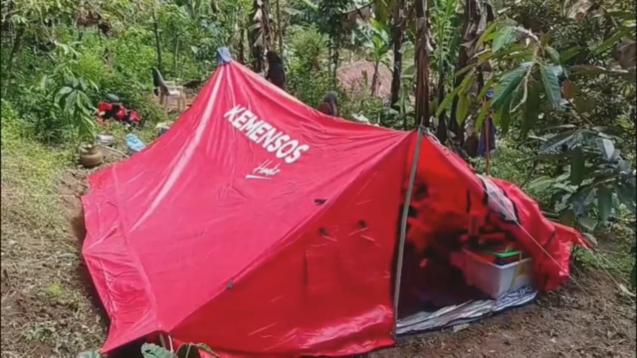 Pemkab Dirikan Dapur Umum Layani Pengungsi Semeru