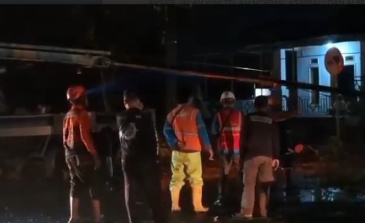 Hujan dan Angin Kencang Rusak Rumah Warga Pasuruan