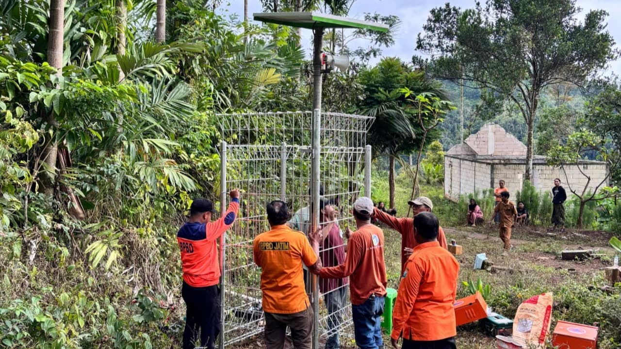 Siaga Cuaca Ekstrem, BPBD Jatim Pasang EWS di Enam Daerah Rawan Banjir dan Longsor